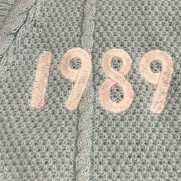 Turquoise Blue 1989 Cable inspired Cardigan made famous by Taylor Swift - small - Picture 5 of 5